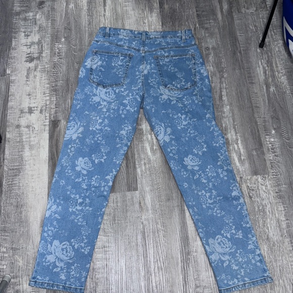 Blue Jeans - Picture 4 of 4